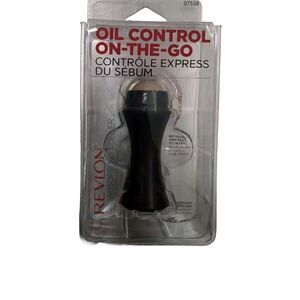 NEW Revlon Oil-Absorbing Roller, Oil Control, On The Go, Reusable NIP